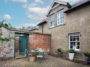 Outdoor dining - Mullins House - UKC2971 (Longframlington, near Rothbury)