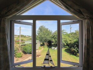 Interior - 3 bedroom accommodation in Sandford, near Shanklin (Sandford, near Shanklin)