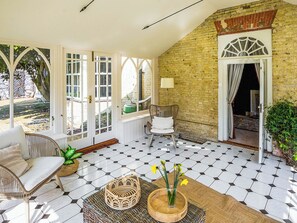 Terrace/patio - The Sedgeford Hall (Main Hall and Theatre) (Sedgeford, near Hunstanton)