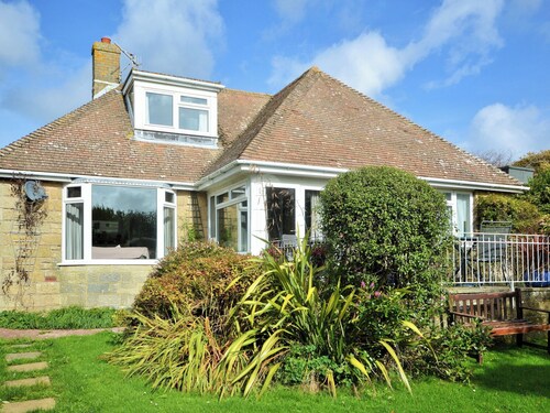 3 bedroom accommodation in Limerstone, near Brightstone