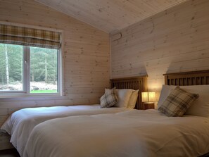 2 bedrooms - 2 bedroom accommodation in Forres, near Nairn (Forres, near Nairn)