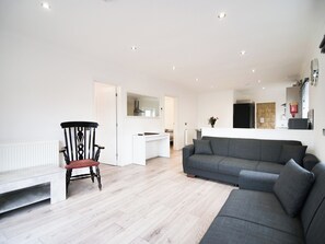 TV - 2 bedroom accommodation in Murton, near York (Murton, near York)