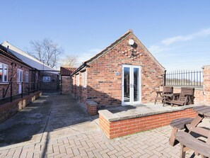 Terrace/patio - 2 bedroom accommodation in Murton, near York (Murton, near York)