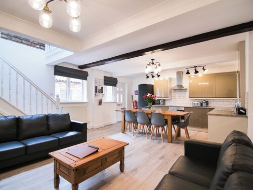 2 bedroom accommodation in Murton, near York
