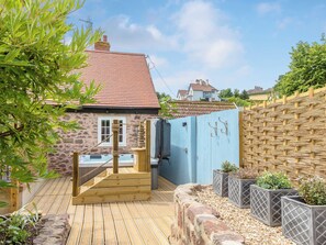 Outdoor spa tub - Stone Barn - UKC3594 (Minehead)