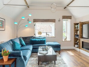 TV - Stone Barn - UKC3594 (Minehead)