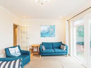 TV - 3 bedroom accommodation in Ventnor (Ventnor)