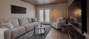 301 Cozy 2-bedroom condo in downtown Clarksville