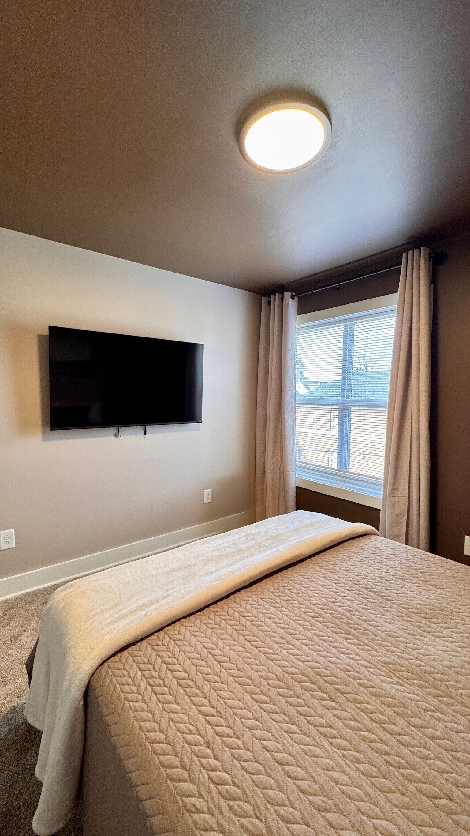 2 bedrooms, iron/ironing board, WiFi (free), bed sheets