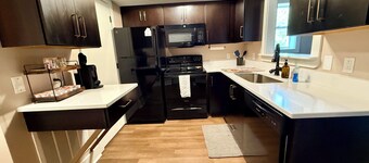 301 Cozy 2-bedroom condo in downtown Clarksville