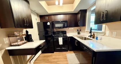 301 Cozy 2-bedroom condo in downtown Clarksville