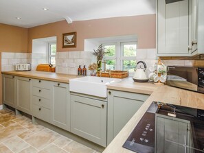 Dishwasher, high chair - Thatcher's Cottage - UKC3956 (Chilcombe, near Bridport)