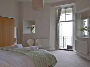 2 bedrooms, free WiFi - 2 bedroom accommodation in Torquay (Torquay)