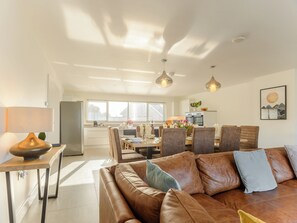 TV - 5 bedroom accommodation in Gwbert, near Cardigan (Gwbert, near Cardigan)