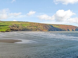 Beach - 5 bedroom accommodation in Gwbert, near Cardigan (Gwbert, near Cardigan)