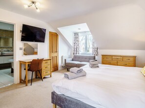 5 bedrooms, free WiFi