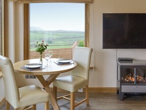 Dining - 1 bedroom accommodation in Marhamchurch, near Bude (Marhamchurch, near Bude)