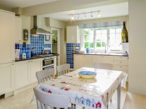 Private kitchen - 3 bedroom accommodation in Thorpeness, near Aldeburgh (Thorpeness, near Aldeburgh)