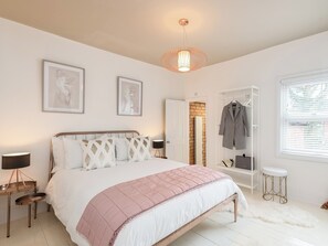 3 bedrooms, free WiFi - 3 bedroom accommodation in Shrewsbury (Shrewsbury)