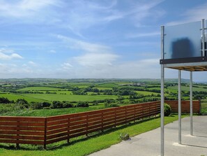 Property grounds - 1 bedroom accommodation in Marhamchurch, near Bude (Marhamchurch, near Bude)