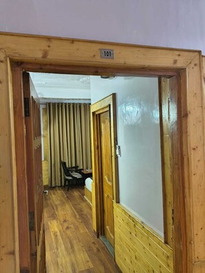 Classic Suite | Interior - Hotel Kasol Inn (Kasol)