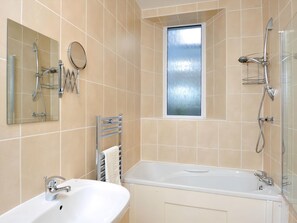 Towels - Trinity Apartment 9-UKC45 (Torquay)