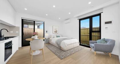 Enjoy New Modern Luxury Stay -1 Bedroom Studio With Full Amenities