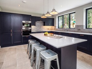 Lave-vaisselle, chaise haute