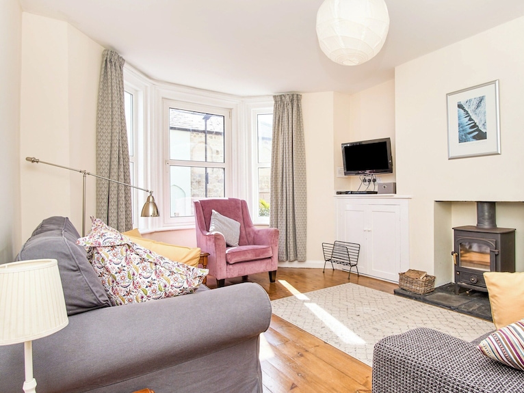 3 Bedroom Accommodation In Ventnor - Shanklin