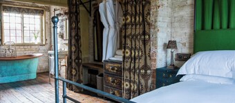 The Tack Room - UKC4631