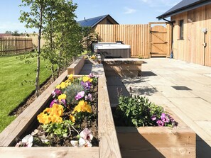 Property grounds - Water Lily Cottage - UKC4641 (Dunholme, near Lincoln)