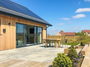 Outdoor dining - Dragonfly Cottage - UKC4644 (Dunholme, near Lincoln)