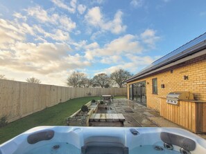 Outdoor dining - Bailgate Barn - UKC4646 (Dunholme, near Lincoln)