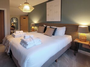 5 bedrooms, free WiFi - Walnut House - UKC4652 (Dunholme, near Lincoln)