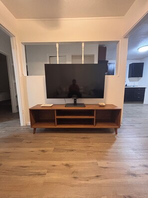 Unclassified image, 3 of 13, button - 2-bedroom house in fabulous Bacliff with AC and comfort (Bacliff)