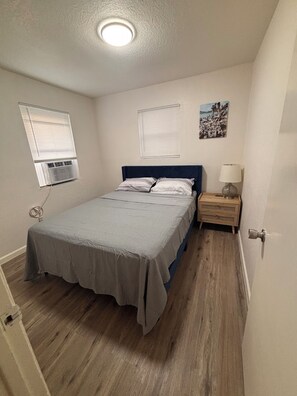 Fer et planche à repasser, Wi-Fi, draps fournis