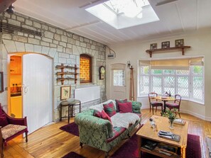 Living area - 1 bedroom accommodation in Ventnor (Ventnor)