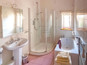 Towels - Greyfield Farm - Byre Cottage-UKC4671 (High Littleton)
