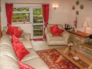 TV, fireplace - Greyfield Farm - Little Paradise-UKC4673 (High Littleton)