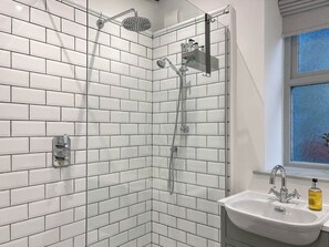 Towels - 2 bedroom accommodation in Settle (Settle)
