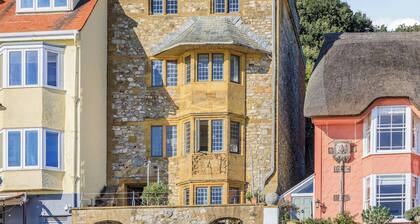 4 bedroom accommodation in Lyme Regis