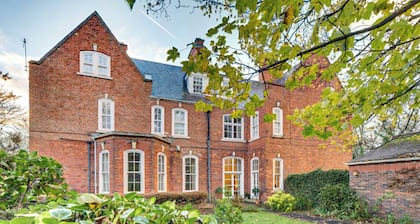 2 bedroom accommodation in Newcastle Upon Tyne