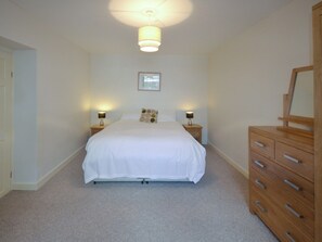 1 bedroom, free WiFi - Trinity Apartment 15-UKC47 (Torquay)