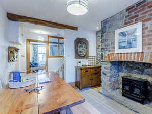 Dining - Jurassic House - UKC4712 (Lyme Regis)
