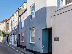 Exterior - Jurassic House - UKC4712 (Lyme Regis)