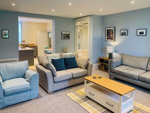 TV - Garden Flat - UKC4715 (Charmouth, near Bridport)