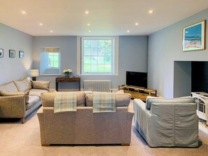 TV - Garden Flat - UKC4715 (Charmouth, near Bridport)