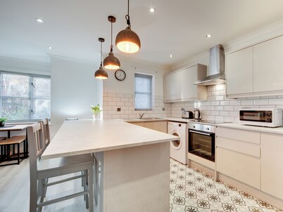 2 bedroom accommodation in Newcastle Upon Tyne