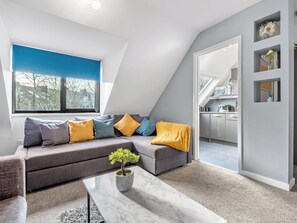 TV - 2 bedroom accommodation in Jesmond (Jesmond)
