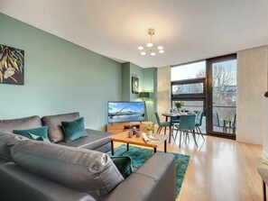 TV - Friarsgate Apartments (Newcastle Upon Tyne)